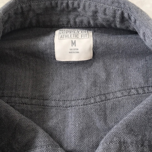 Mossimo casual button down - Picture 2 of 3